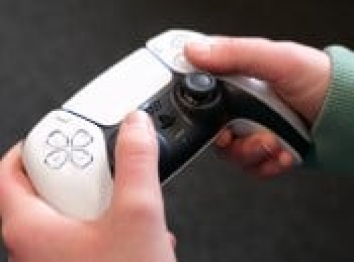 UK Gamers Question Hobby’s Future as Government Bans Kids from Social Media