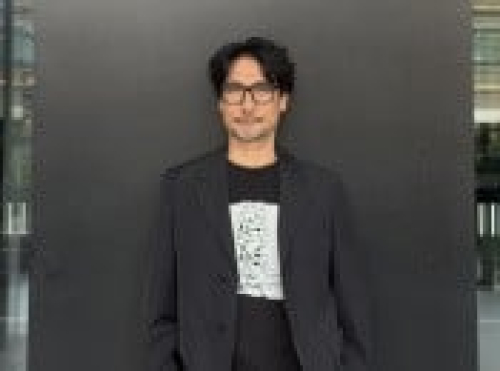Hideo Kojima Shows There’s No Hard Feelings After Physint Axe by Visiting Sony City
